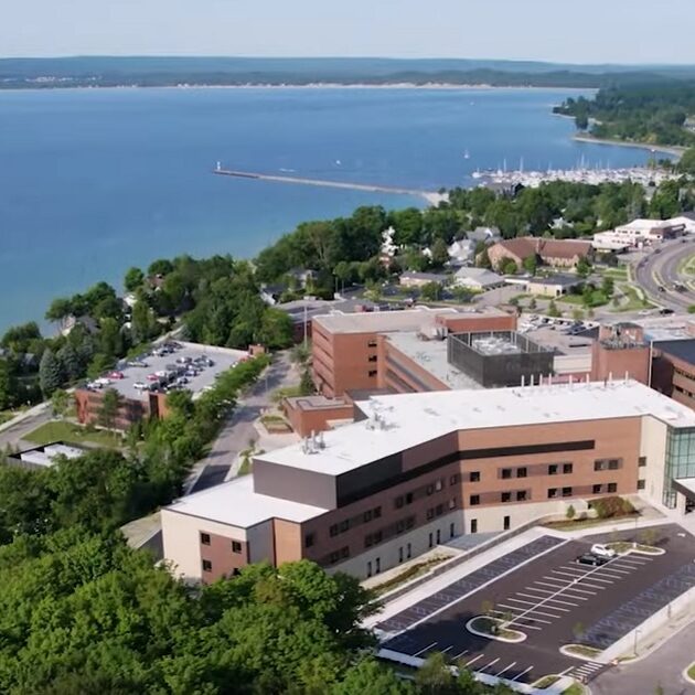 Marquette General Hospital & Clinical Services Building - Health Care ...